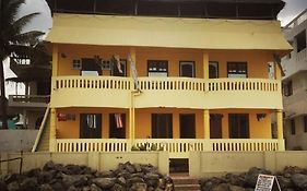 Sriharul Guest House Mahabalipuram  India